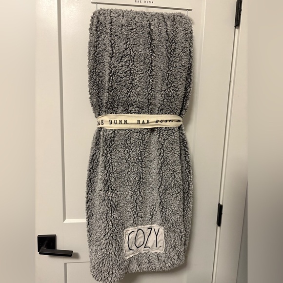 Gray Cozy Sherpa Blanket - Picture 1 of 2